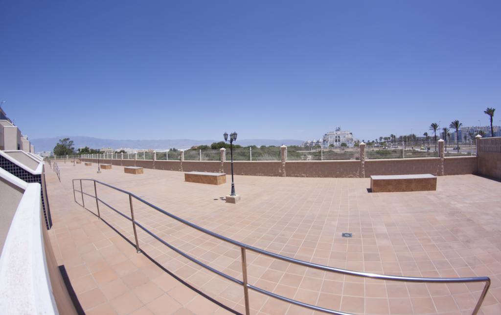 Apartamentos H3 Laguna-Playa Roquetas de Mar Exterior foto